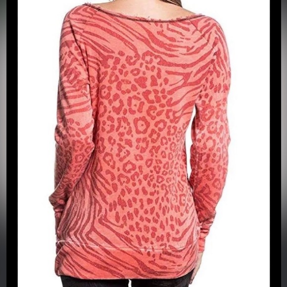 Sinful By Affliction Monica Sweatshirt Graphic Tee Size Medium Red Coral NEW - Picture 12 of 13